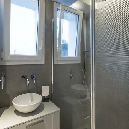 Renovated Modern For 3 In - Bastille Paris