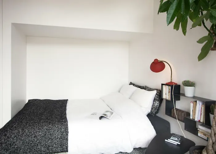 Renovated Modern For 3 In - Bastille